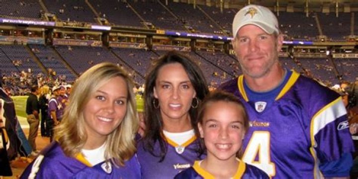 
Brett Favre daughter Brittany Favre’s Wiki: Husband, Married, Wedding, College, Boyfriend 