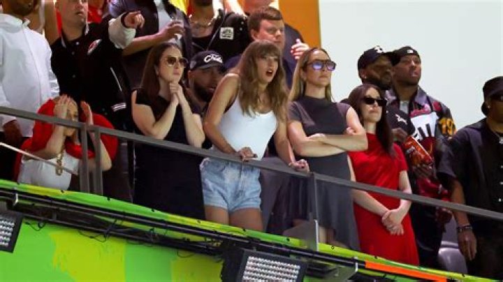 
Fans Are Convinced Anastasia Kingsnorth Is Pregnant After She Put Out A Test Talk Video 