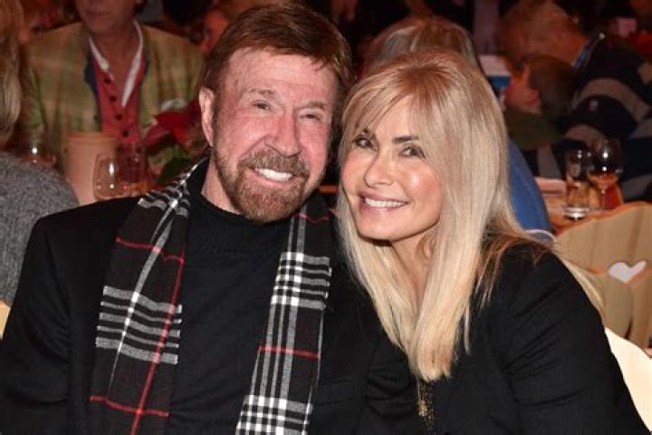 Lee Norris is Married to Wife: Andrea Norris since 2011