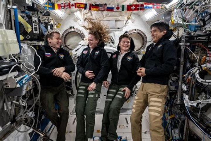 
Russia Evacuated The Astronauts From The ISS After A Meteorite Hit 