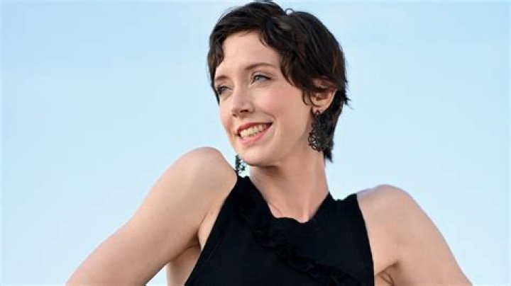 Sara Giraudeau Height, Weight, Net Worth, Age, Wiki, Who, Instagram, Biography