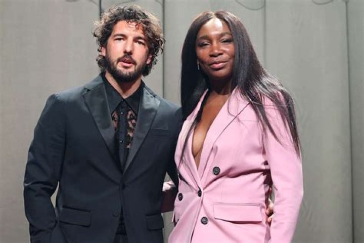 
Who Is Zuzanna Szadkowski Husband? Details On Her Married Life 
